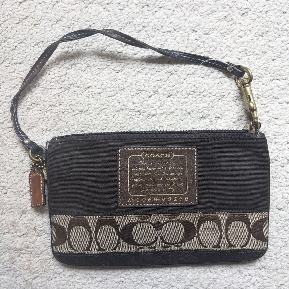 Coach vintage wristlet
